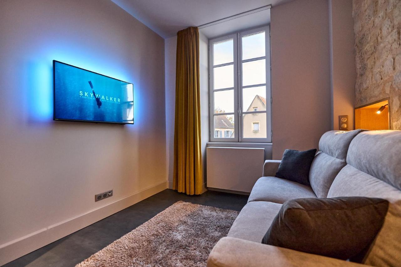 Appartement Montagnon - Les Suites Du Palais - Classe 4 Etoiles, Parking Prive, Vue Cathedrale, 3 Chambres, Primo C0Nciergerie Nevers Kültér fotó