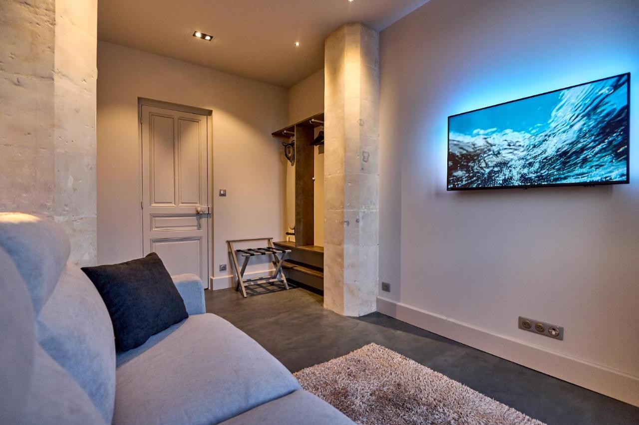 Appartement Montagnon - Les Suites Du Palais - Classe 4 Etoiles, Parking Prive, Vue Cathedrale, 3 Chambres, Primo C0Nciergerie Nevers Kültér fotó