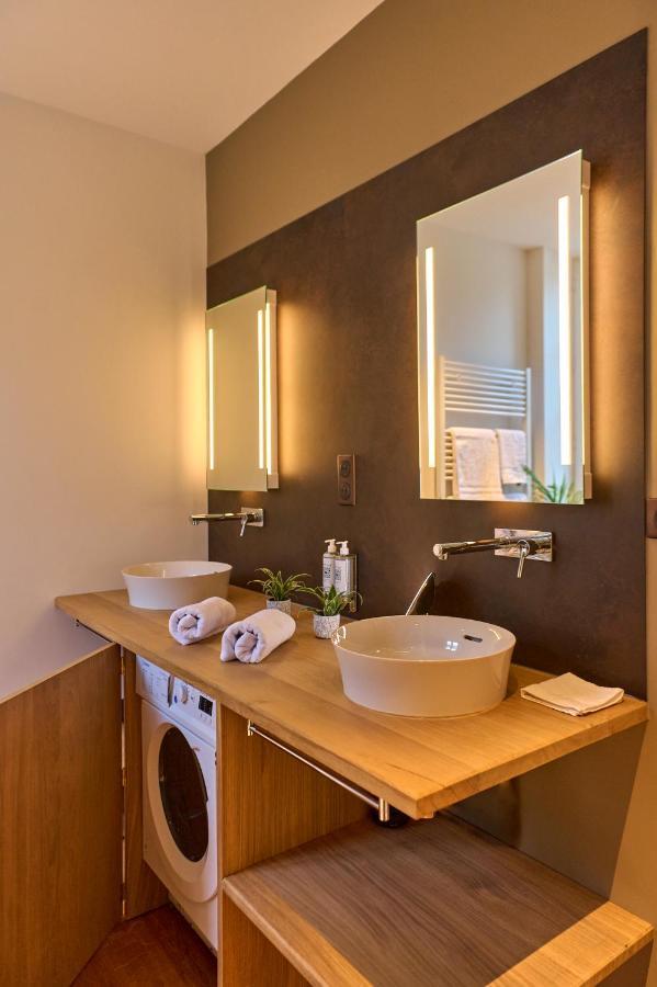 Appartement Montagnon - Les Suites Du Palais - Classe 4 Etoiles, Parking Prive, Vue Cathedrale, 3 Chambres, Primo C0Nciergerie Nevers Kültér fotó