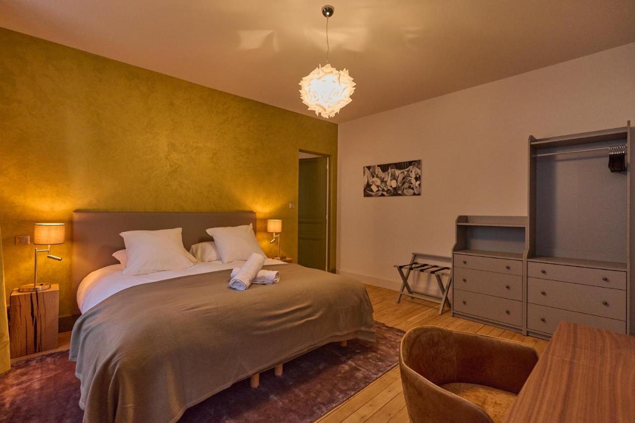 Appartement Montagnon - Les Suites Du Palais - Classe 4 Etoiles, Parking Prive, Vue Cathedrale, 3 Chambres, Primo C0Nciergerie Nevers Kültér fotó