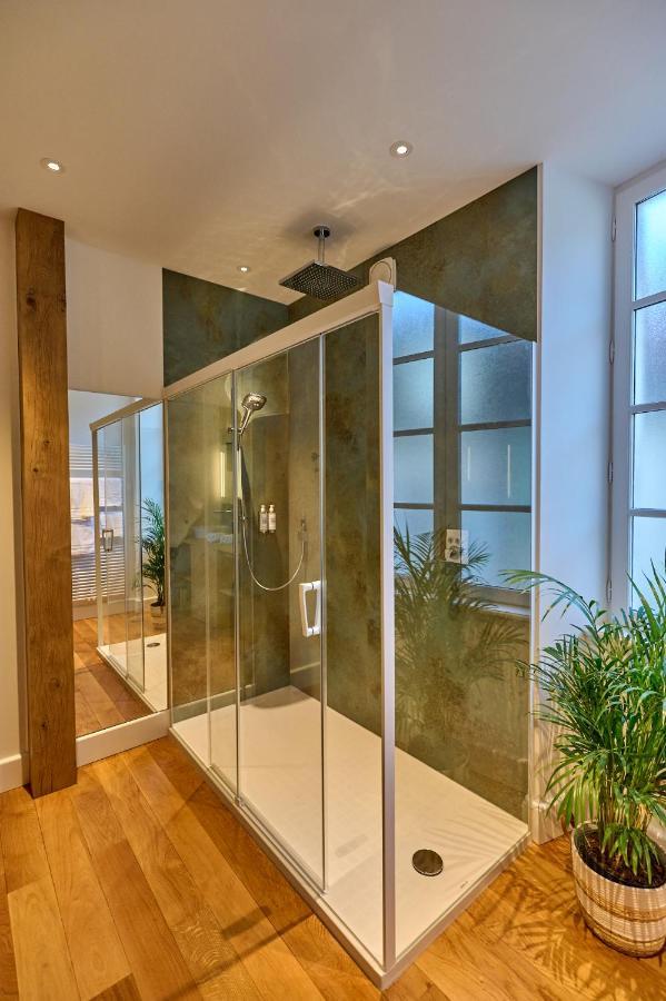 Appartement Montagnon - Les Suites Du Palais - Classe 4 Etoiles, Parking Prive, Vue Cathedrale, 3 Chambres, Primo C0Nciergerie Nevers Kültér fotó