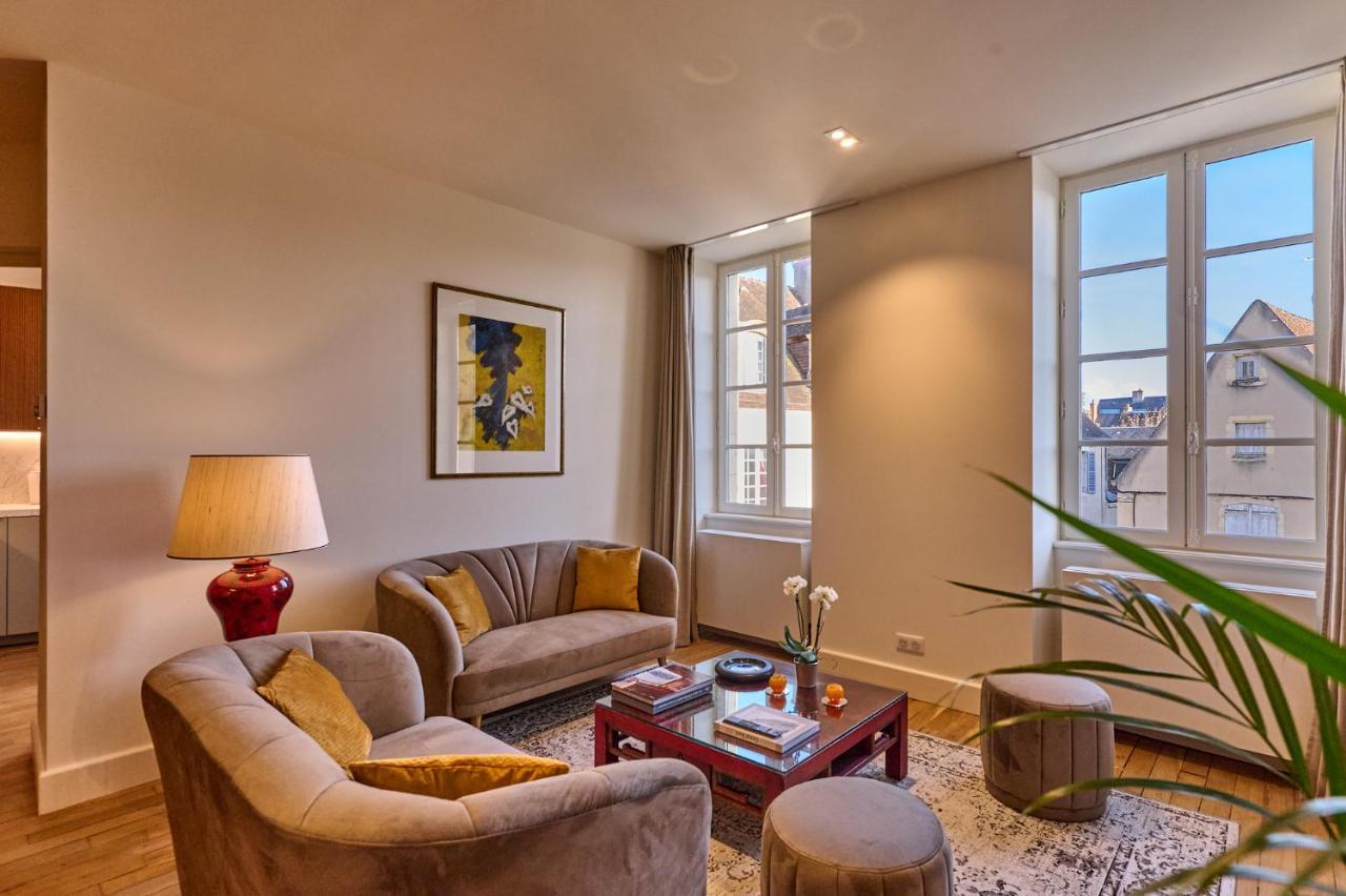Appartement Montagnon - Les Suites Du Palais - Classe 4 Etoiles, Parking Prive, Vue Cathedrale, 3 Chambres, Primo C0Nciergerie Nevers Kültér fotó