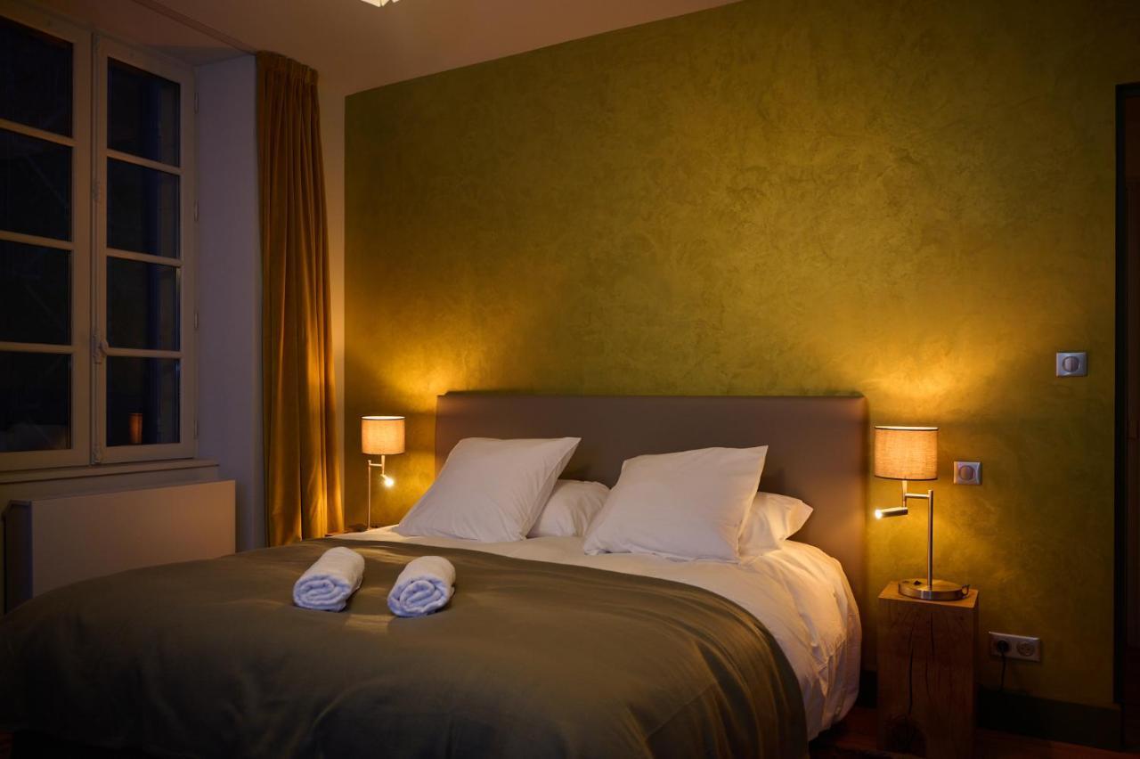 Appartement Montagnon - Les Suites Du Palais - Classe 4 Etoiles, Parking Prive, Vue Cathedrale, 3 Chambres, Primo C0Nciergerie Nevers Kültér fotó
