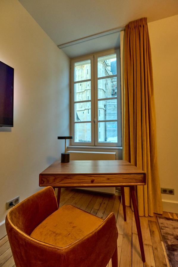 Appartement Montagnon - Les Suites Du Palais - Classe 4 Etoiles, Parking Prive, Vue Cathedrale, 3 Chambres, Primo C0Nciergerie Nevers Kültér fotó