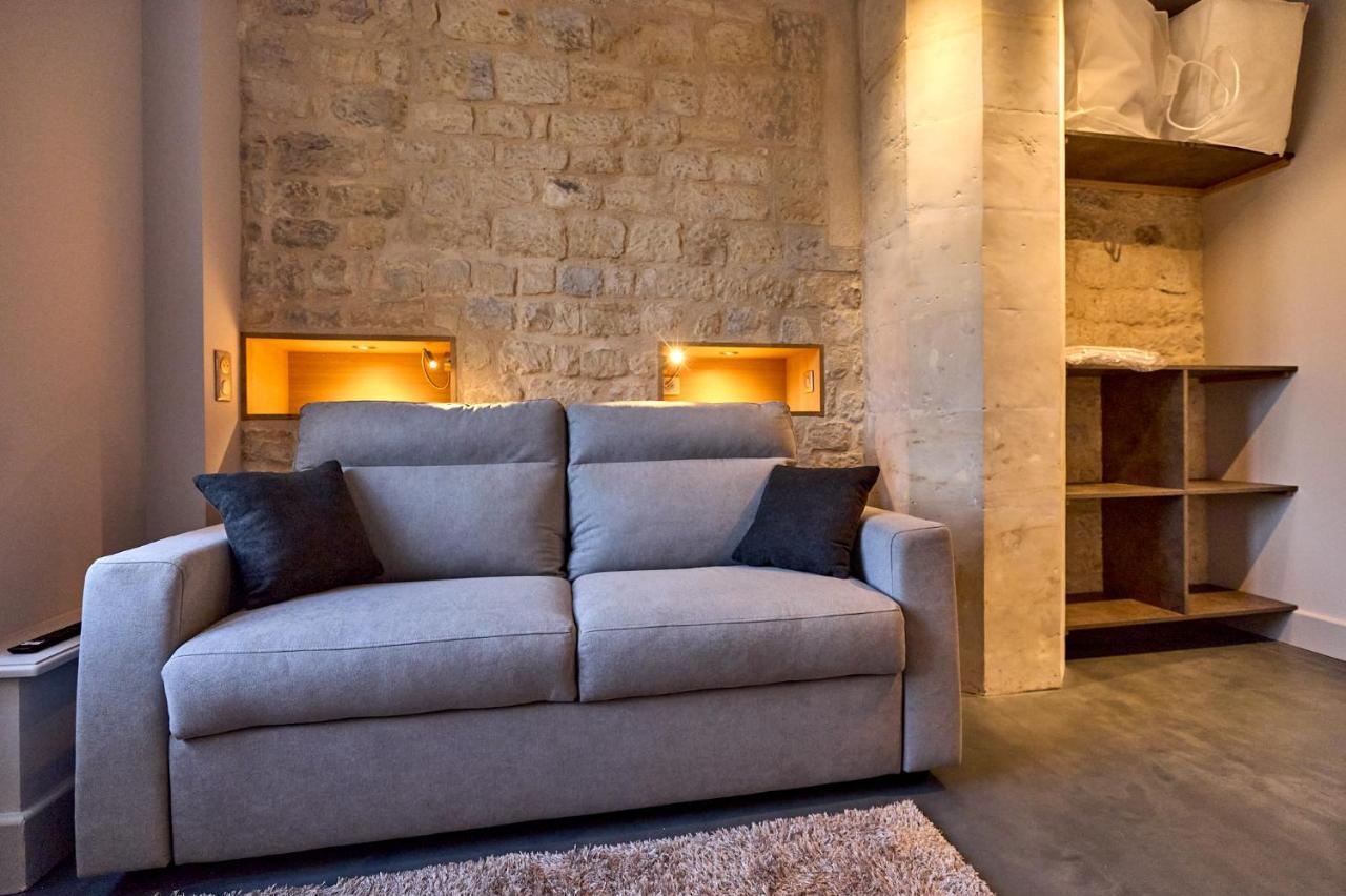Appartement Montagnon - Les Suites Du Palais - Classe 4 Etoiles, Parking Prive, Vue Cathedrale, 3 Chambres, Primo C0Nciergerie Nevers Kültér fotó