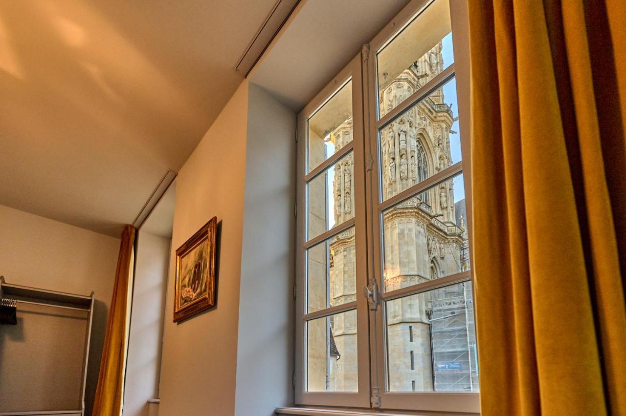 Appartement Montagnon - Les Suites Du Palais - Classe 4 Etoiles, Parking Prive, Vue Cathedrale, 3 Chambres, Primo C0Nciergerie Nevers Kültér fotó