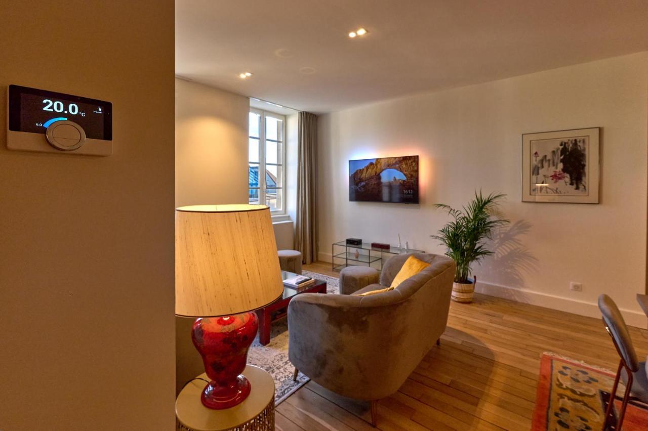 Appartement Montagnon - Les Suites Du Palais - Classe 4 Etoiles, Parking Prive, Vue Cathedrale, 3 Chambres, Primo C0Nciergerie Nevers Kültér fotó