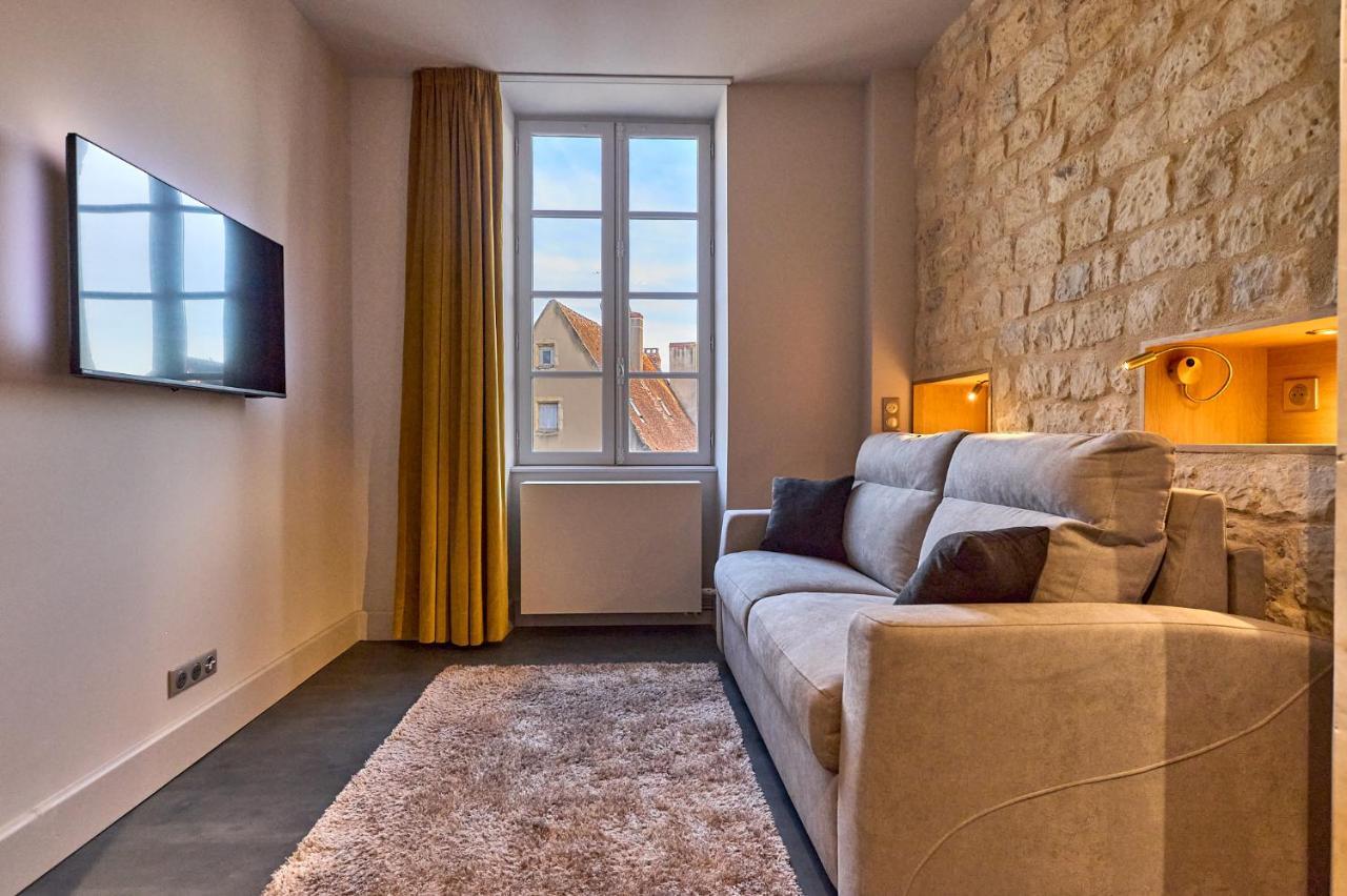 Appartement Montagnon - Les Suites Du Palais - Classe 4 Etoiles, Parking Prive, Vue Cathedrale, 3 Chambres, Primo C0Nciergerie Nevers Kültér fotó