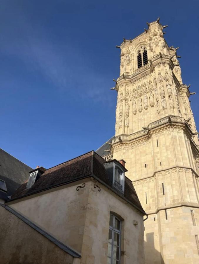 Appartement Montagnon - Les Suites Du Palais - Classe 4 Etoiles, Parking Prive, Vue Cathedrale, 3 Chambres, Primo C0Nciergerie Nevers Kültér fotó